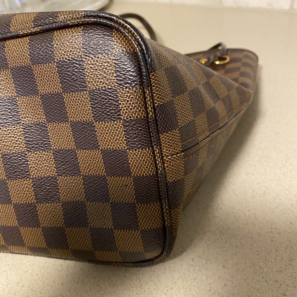 Louis Vuitton Neverfull - Picture 15 of 16